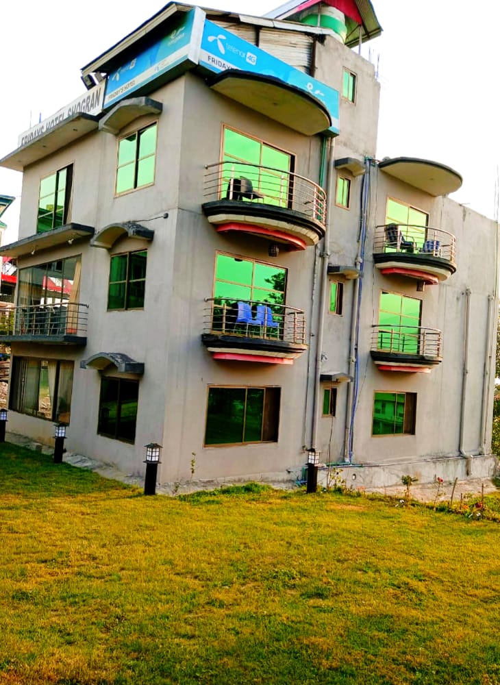 Mitsubshi Jeep Rent a Car Shogran